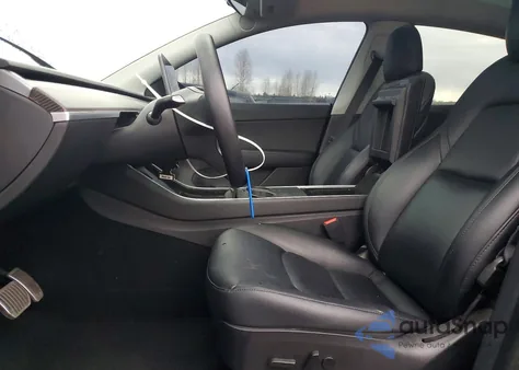 2020 Tesla Model Y z USA, uszkodzony, nr VIN 5YJYGDEE0LF059176